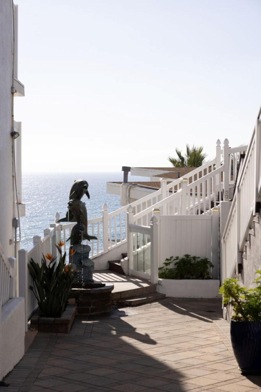 Capri Laguna On The Beach - A Boutique Hotel Лагуна Бийч Екстериор снимка