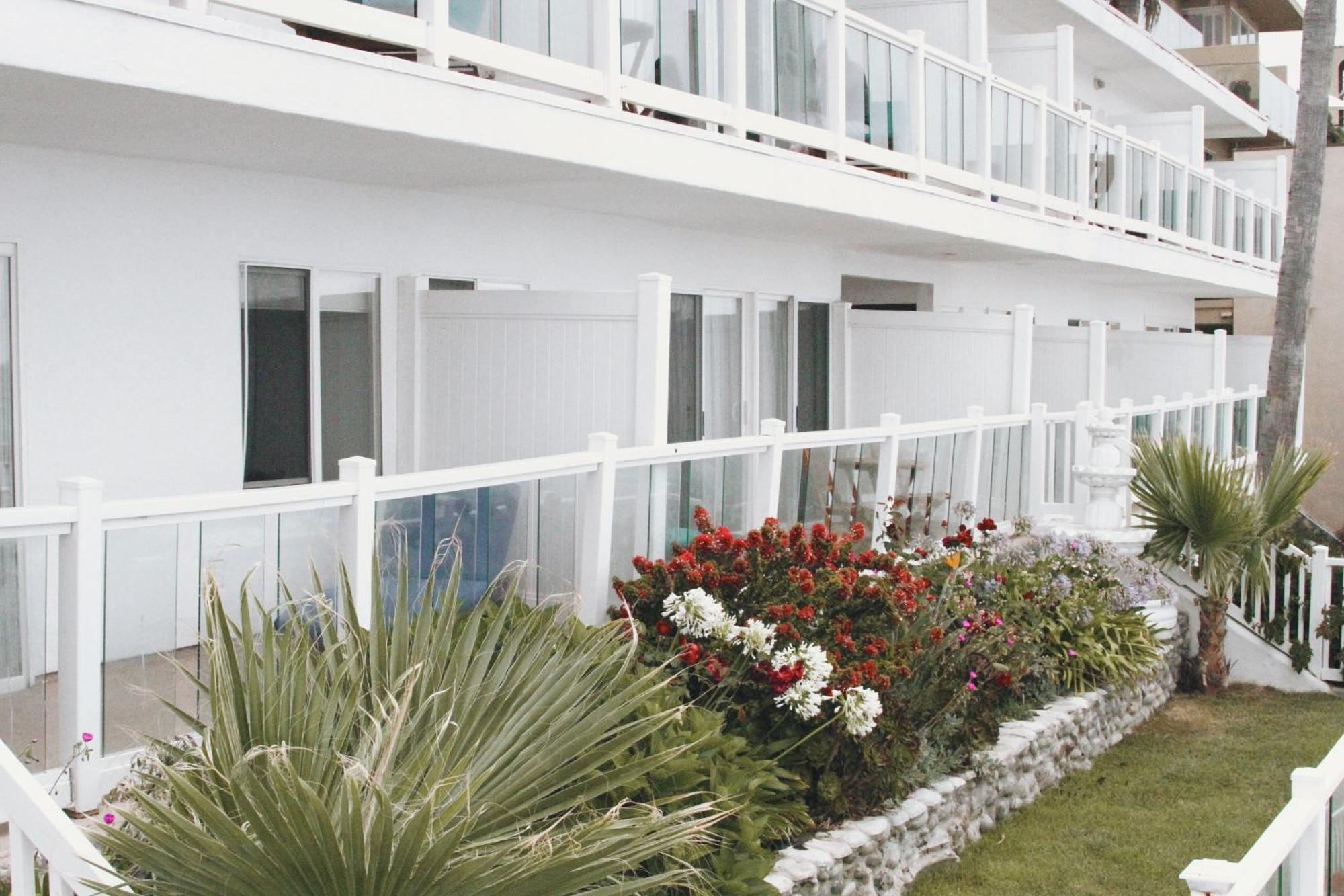 Capri Laguna On The Beach - A Boutique Hotel Лагуна Бийч Екстериор снимка
