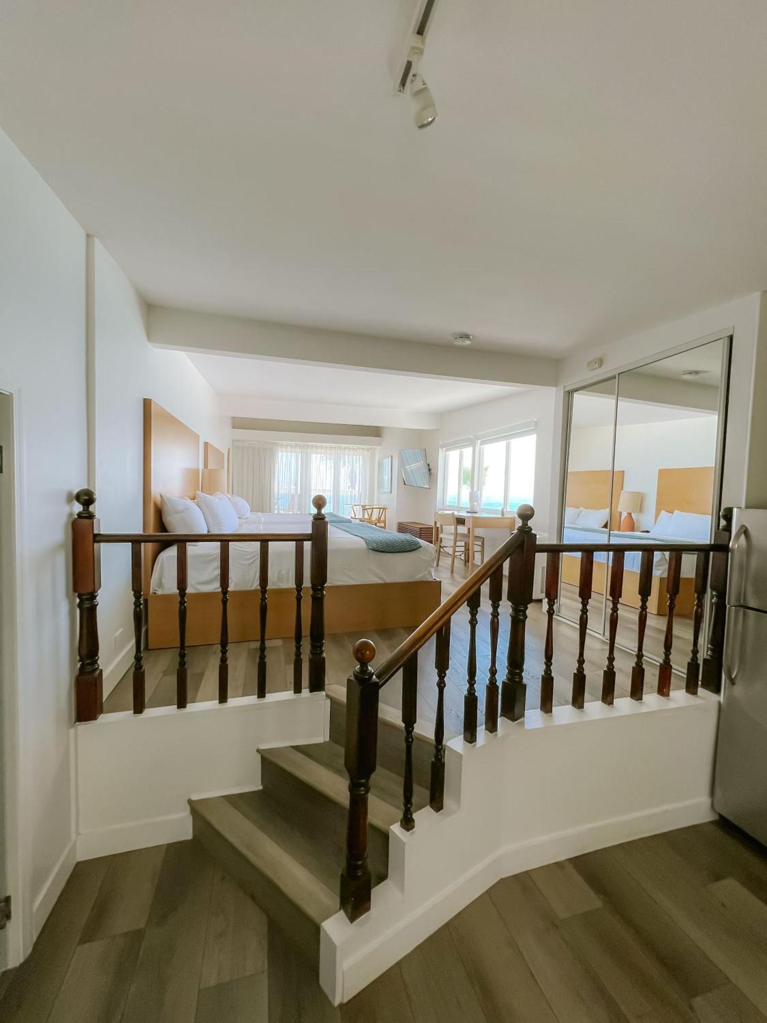 Capri Laguna On The Beach - A Boutique Hotel Лагуна Бийч Екстериор снимка