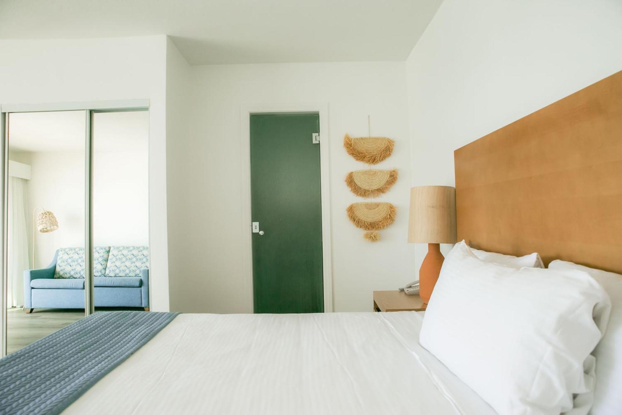 Capri Laguna On The Beach - A Boutique Hotel Лагуна Бийч Екстериор снимка
