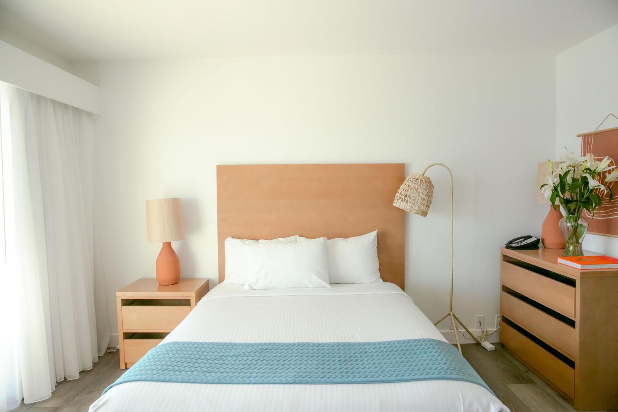 Capri Laguna On The Beach - A Boutique Hotel Лагуна Бийч Екстериор снимка