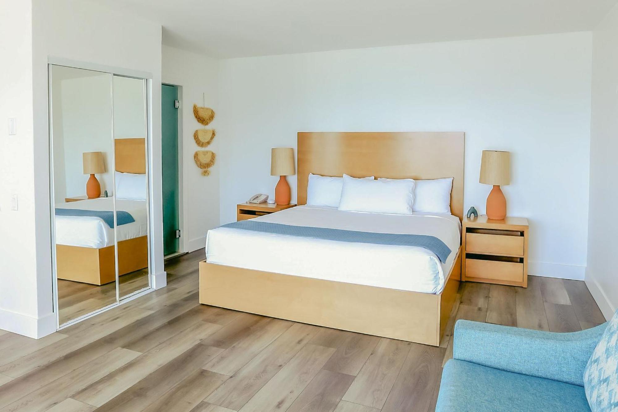 Capri Laguna On The Beach - A Boutique Hotel Лагуна Бийч Екстериор снимка